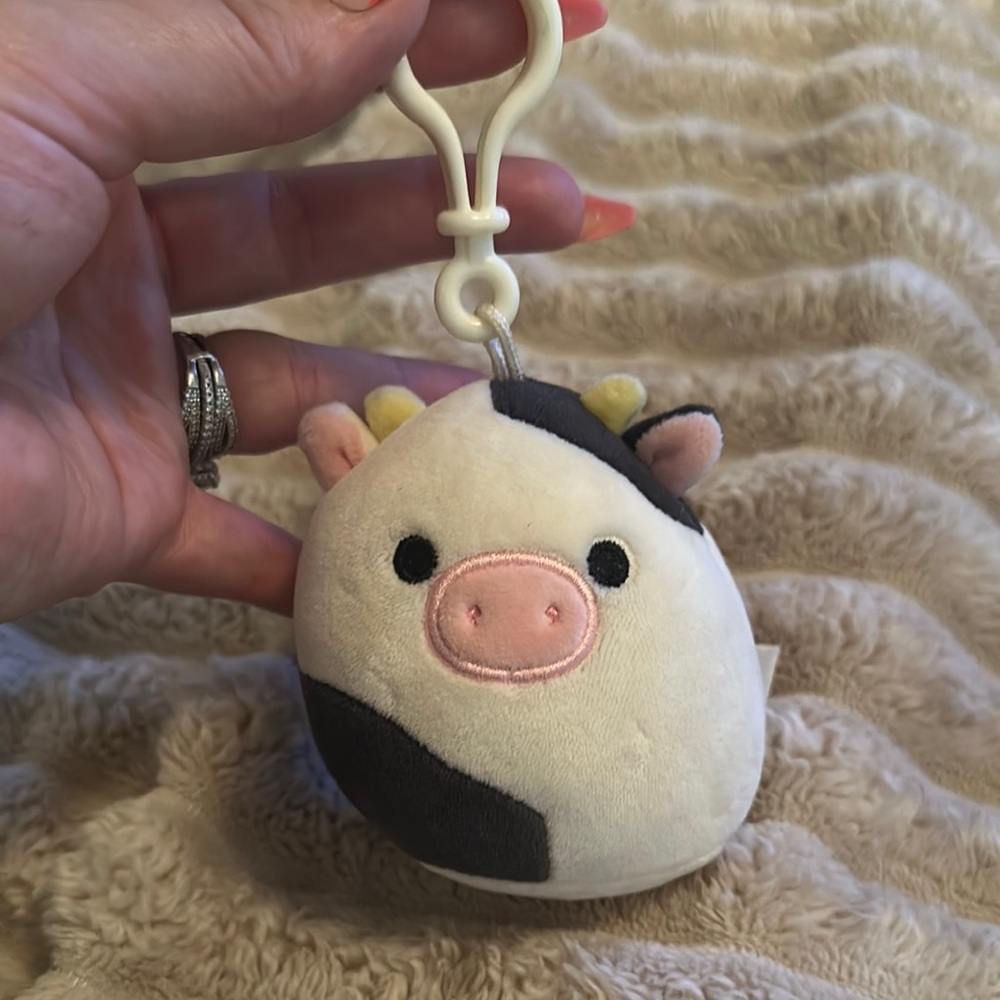 Squishmallow Connor Cow original clip